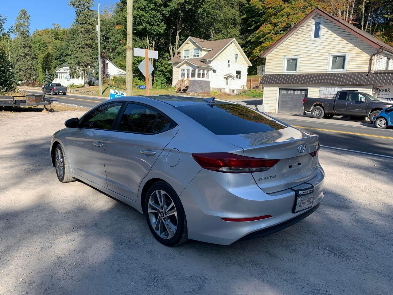 2018 Hyundai Elantra GLS - Photo #7