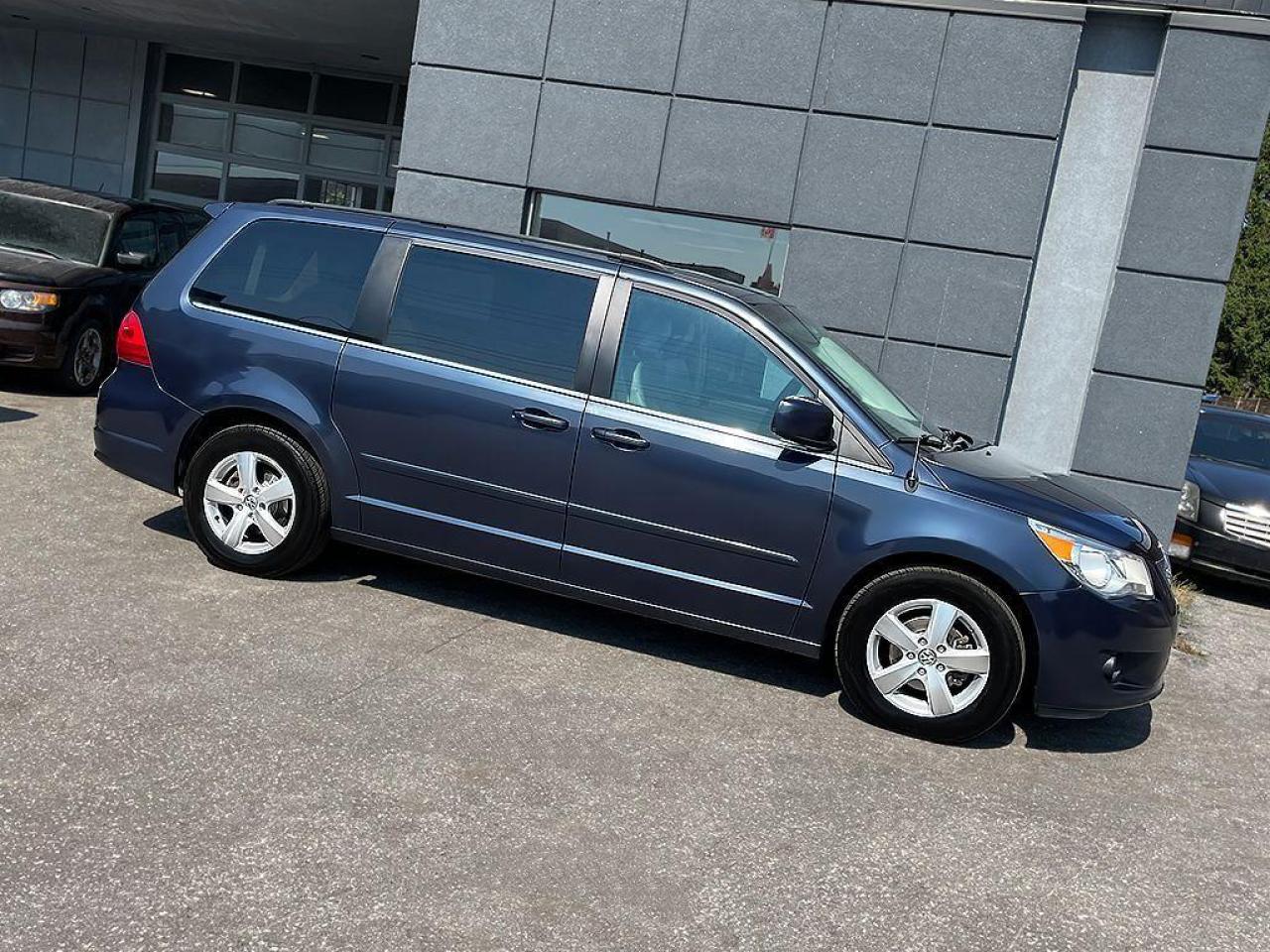 Used 2009 Volkswagen Routan HIGHLINE|LEATHER|SUNROOF|ALLOYS|PWR. SLIDING DOORS for sale in Toronto, ON