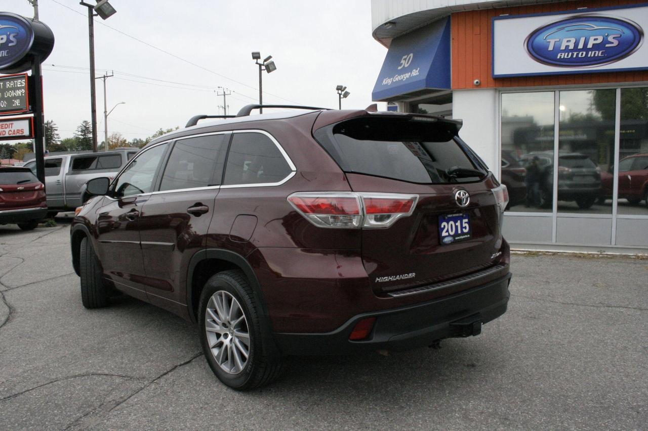 2015 Toyota Highlander AWD 4DR XLE/HIGHLY SOUGHT AFTER IN THIS CONDITION! - Photo #5