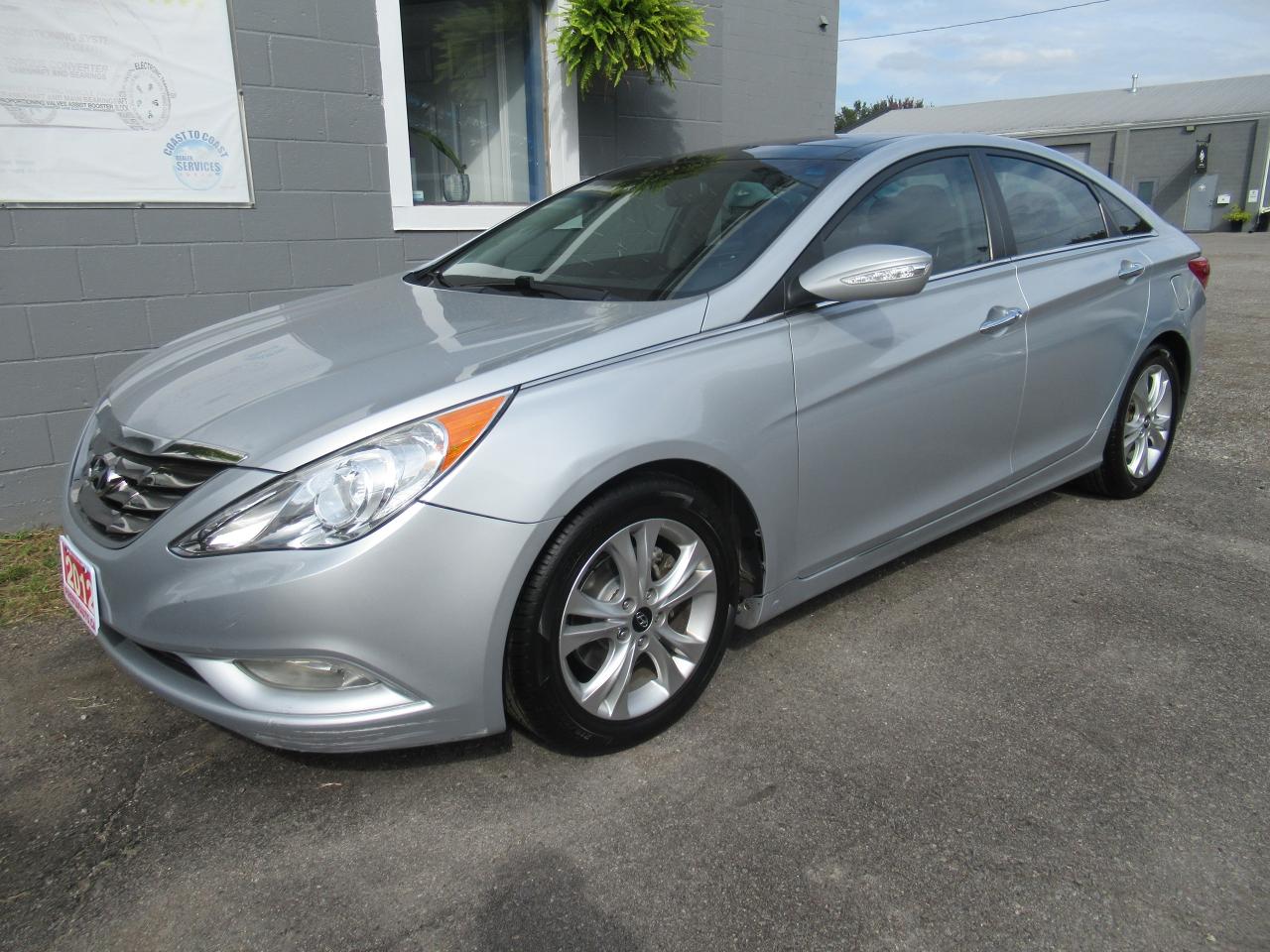 Used 2012 Hyundai Sonata Limited w/ Navi - Certified w/ 6 Month Warranty for sale in Brantford, ON