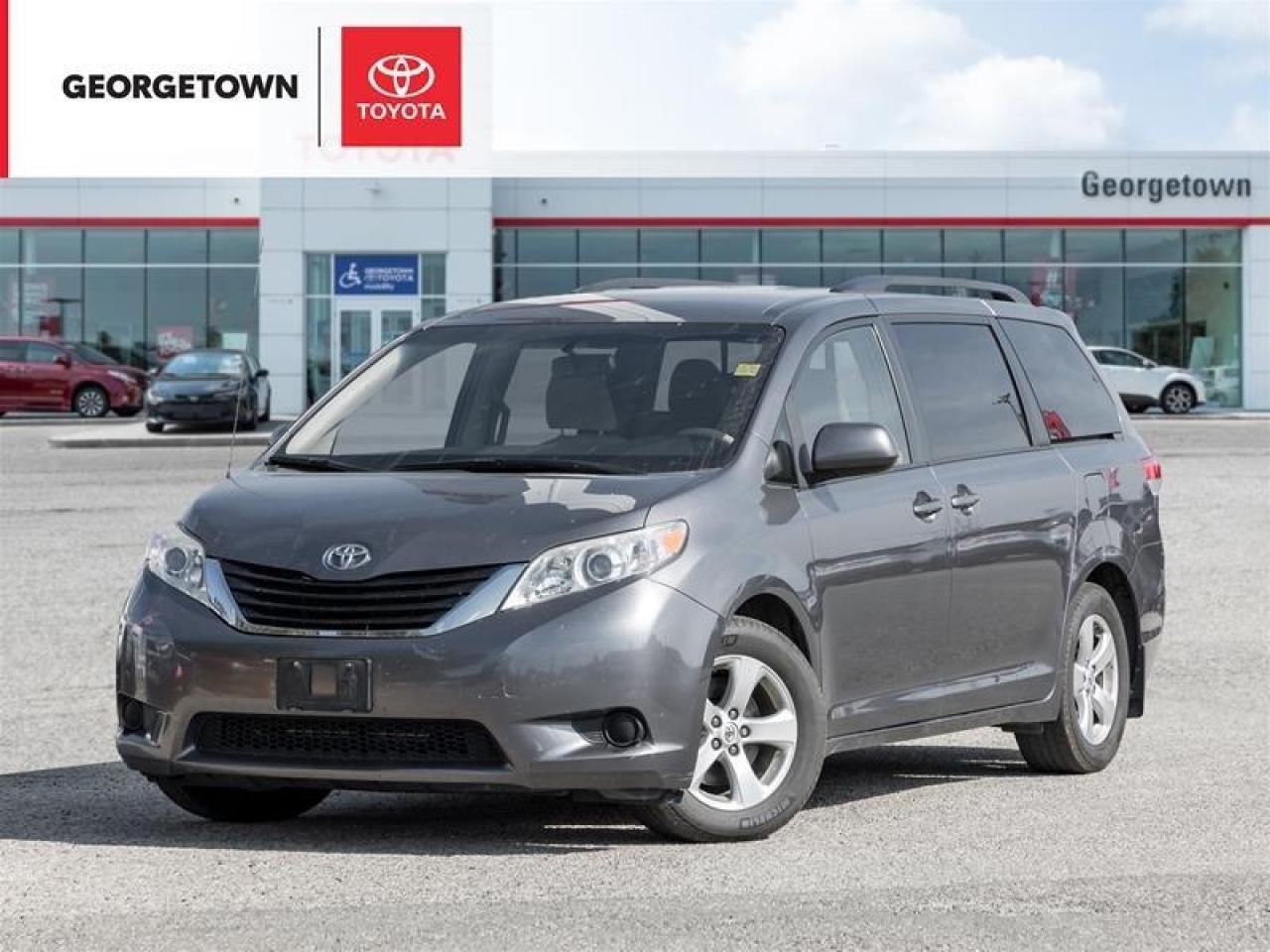 Used 2014 Toyota Sienna LE 8 pass V6 6A for sale in Georgetown, ON