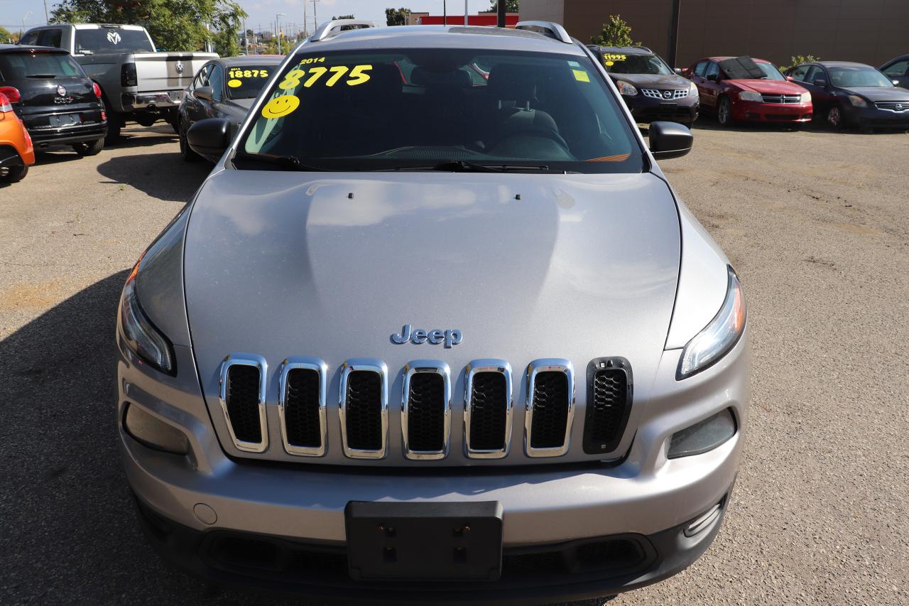 Used 2014 Jeep Cherokee 4WD 4Dr Sport for sale in Kitchener, ON