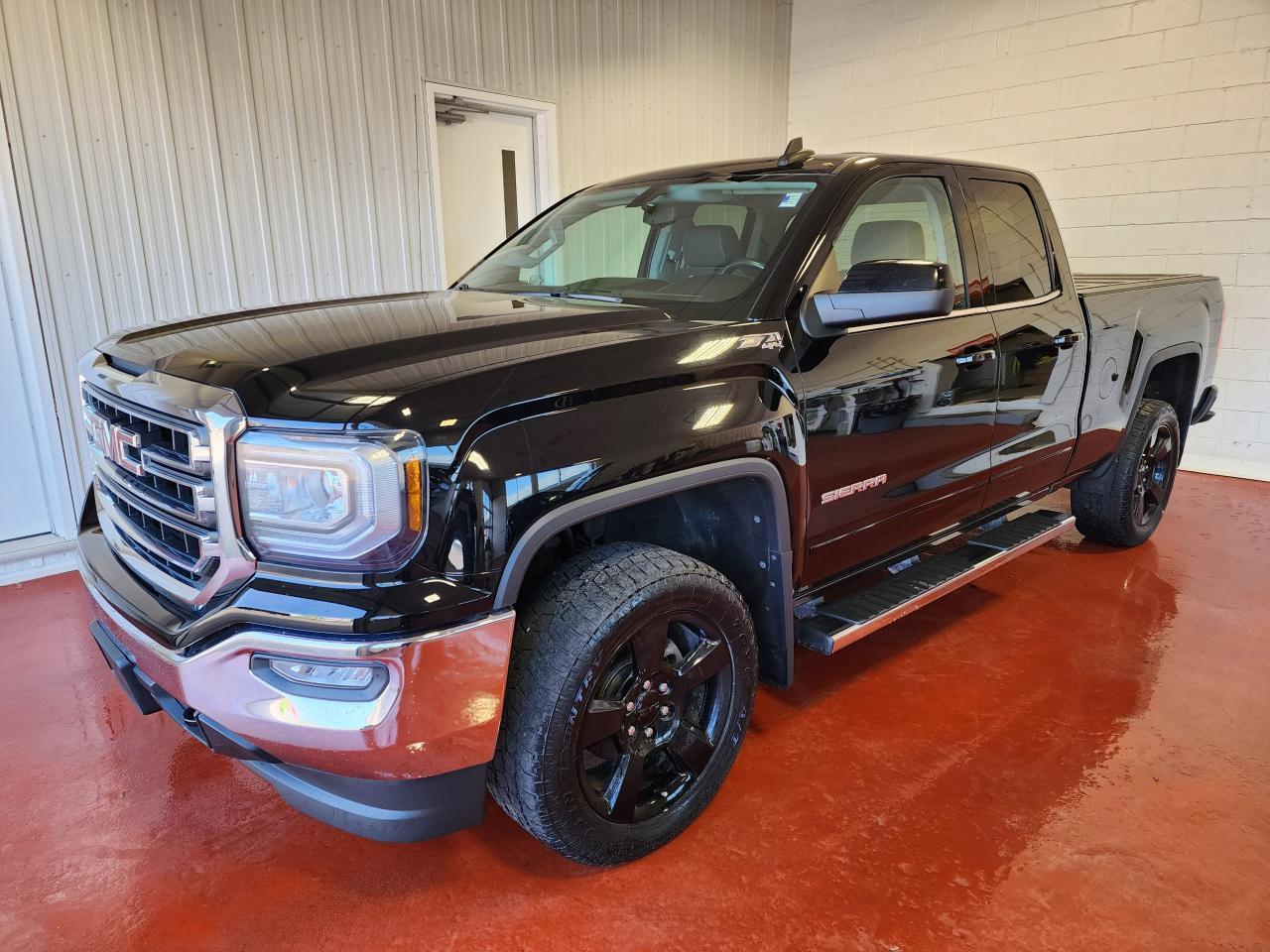 Used 2017 GMC Sierra 1500 SLE 4x4 for sale in Pembroke, ON