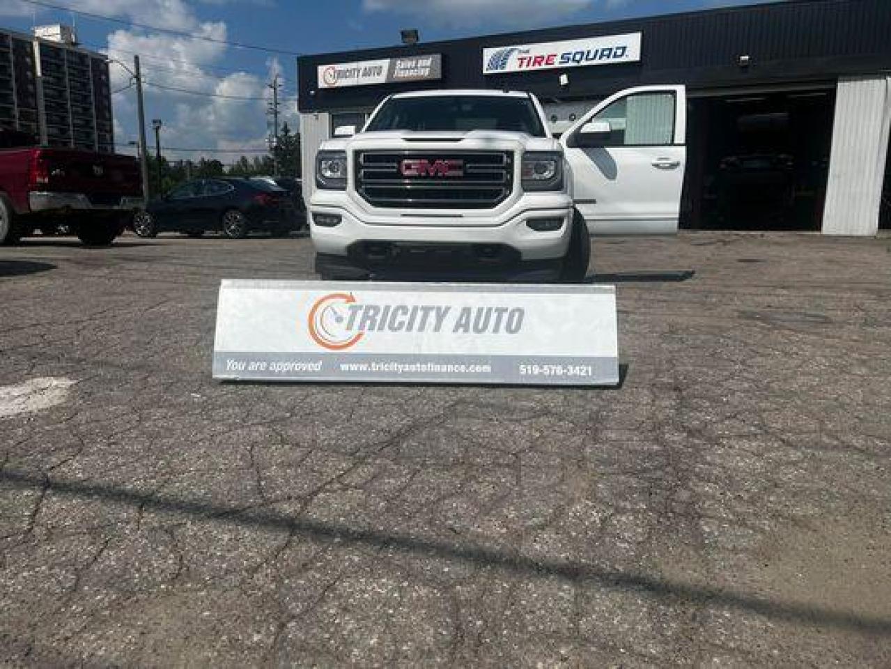 Used 2018 GMC Sierra 1500 4WD CREW CAB 143.5