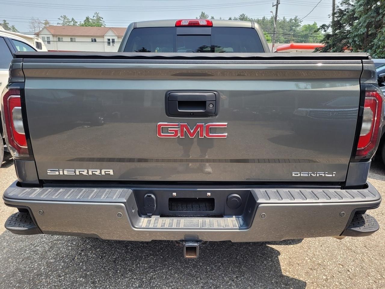 2018 GMC Sierra 1500 4WD CREW CAB 143.5" DENALI Photo3