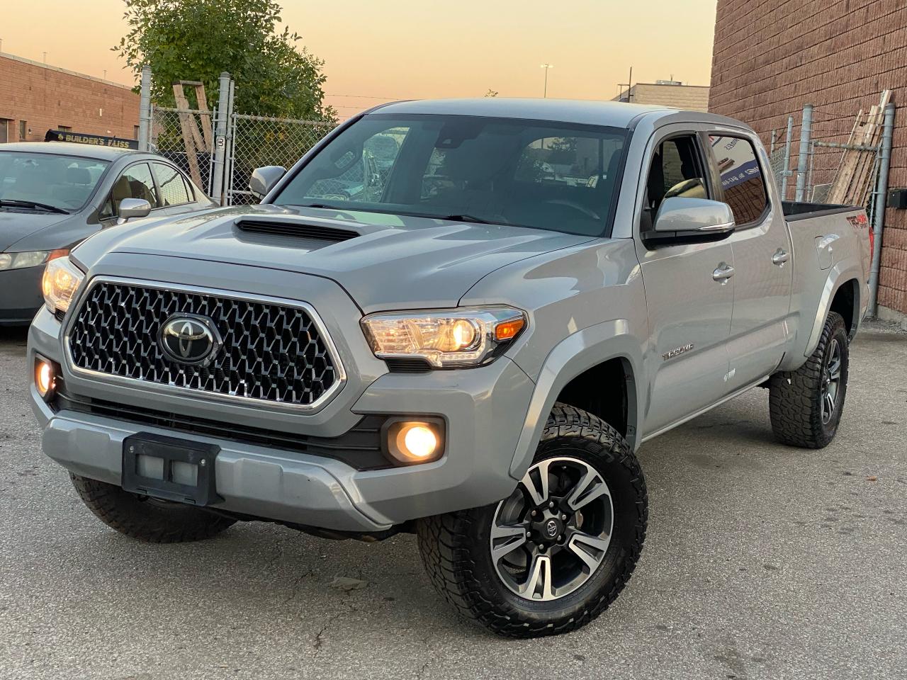 Used 2019 Toyota Tacoma SR5 for sale in Brampton, ON