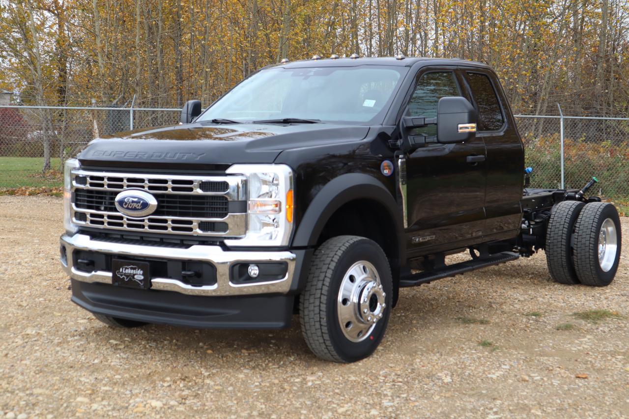 2023 Ford F-550 Super Duty DRW XLT Photo0