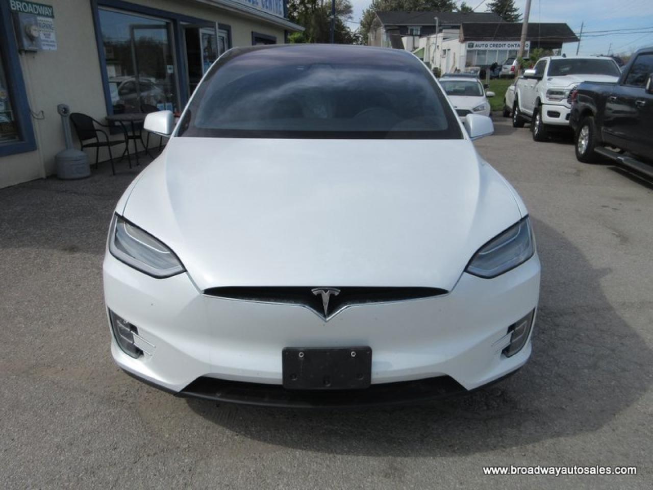 2020 Tesla Model X LOADED LONG-RANGE-EDITION 5 PASSENGER 398-kW-ELECTRIC DUAL MOTOR.. NAVIGATION.. LEATHER.. HEATED SEATS & WHEEL.. POWER TAILGATE.. Photo3
