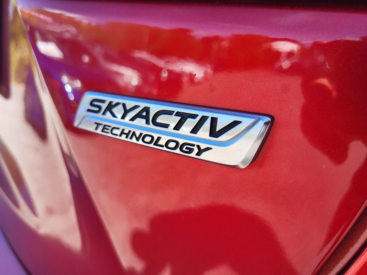 2014 Mazda MAZDA3 Touring Photo4