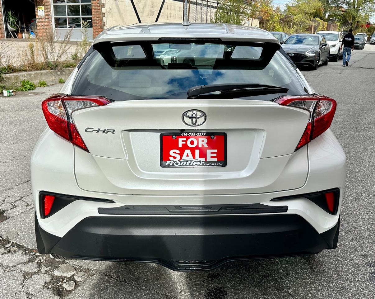 2021 Toyota C-HR LE-ALL CREDIT ACCEPTED Photo4