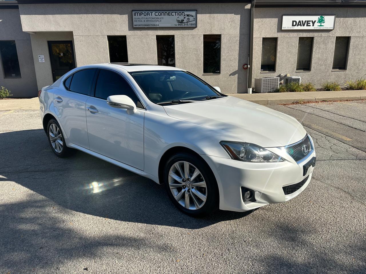 2011 Lexus IS 250 AWD..2.5L V6...WHITE PEARL/ BLACK ..CERTIFIED..!