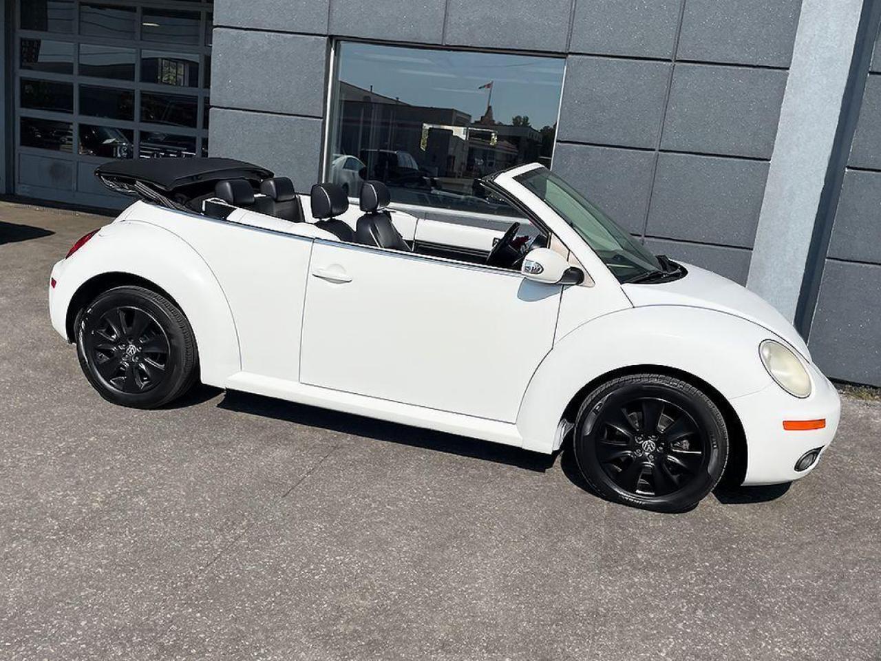 2010 Volkswagen New Beetle CABRIO|LEATHER|PWR TOP|ALLOYS - Photo #1