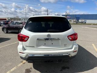 2017 Nissan Pathfinder SL-NO ACCIDENTS, DEALER SERVICED, DVD, NAVI - Photo #6