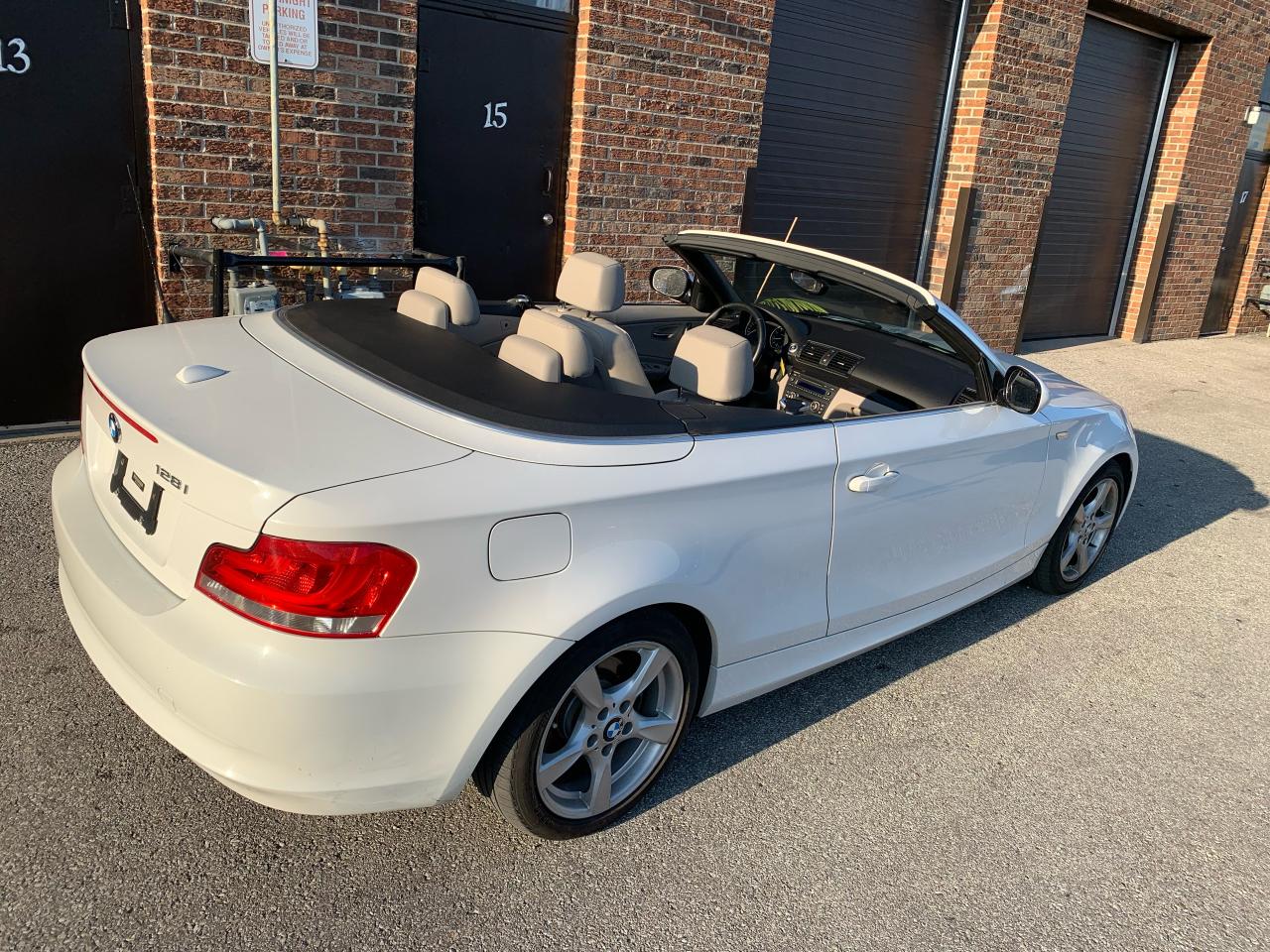 2012 BMW 1 Series 2dr Cabriolet 128i-CONVERTIBLE - Photo #3
