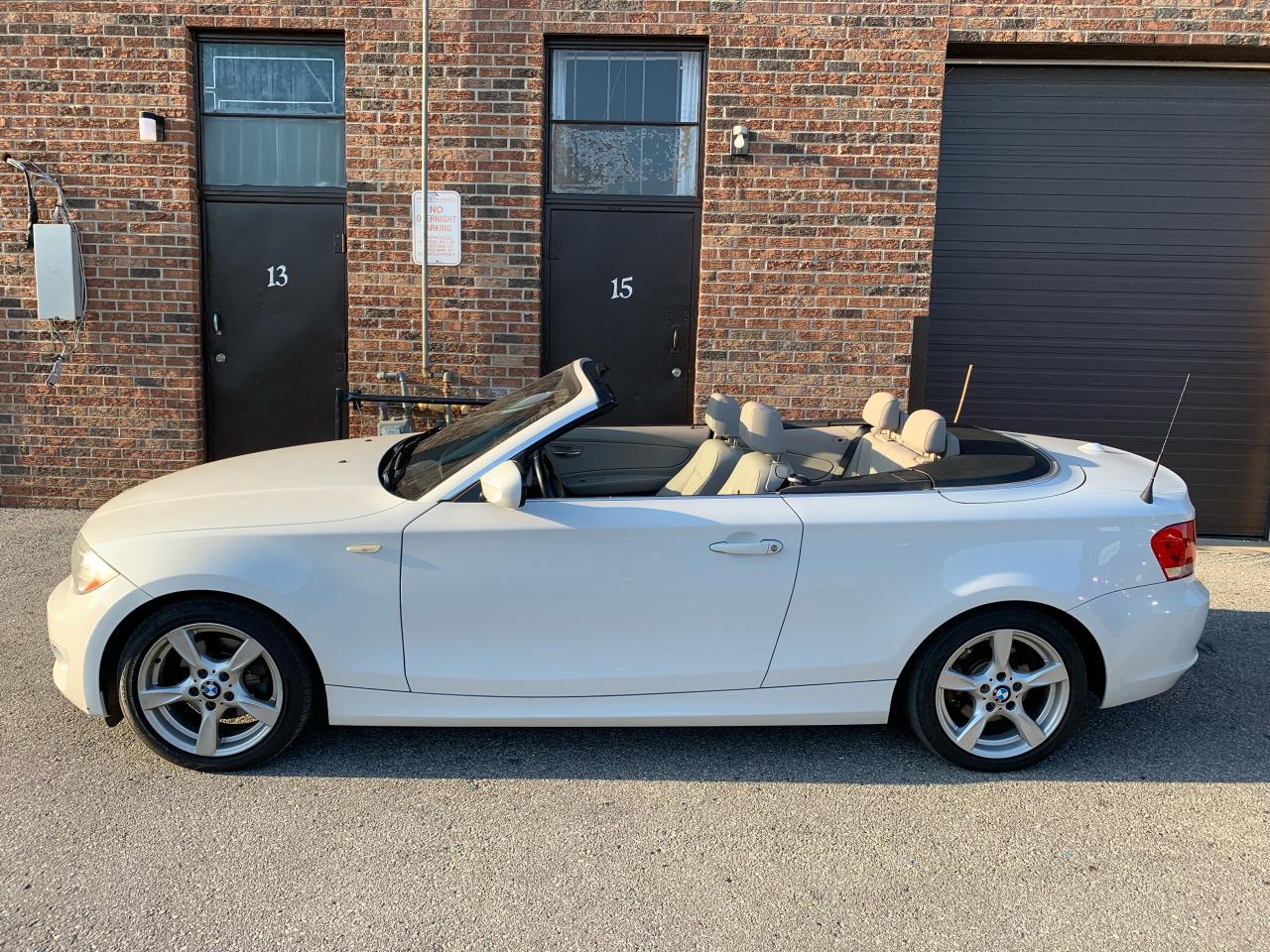 2012 BMW 1 Series 2dr Cabriolet 128i-CONVERTIBLE - Photo #12