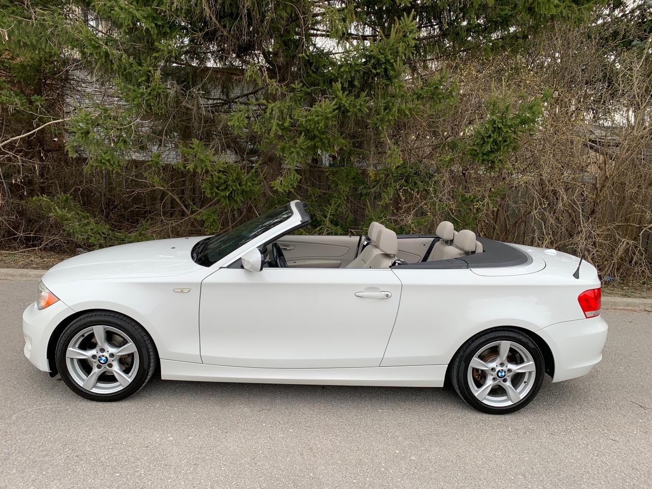 2012 BMW 1 Series 2dr Cabriolet 128i-CONVERTIBLE -1  LOCAL OWNER!! Photo3