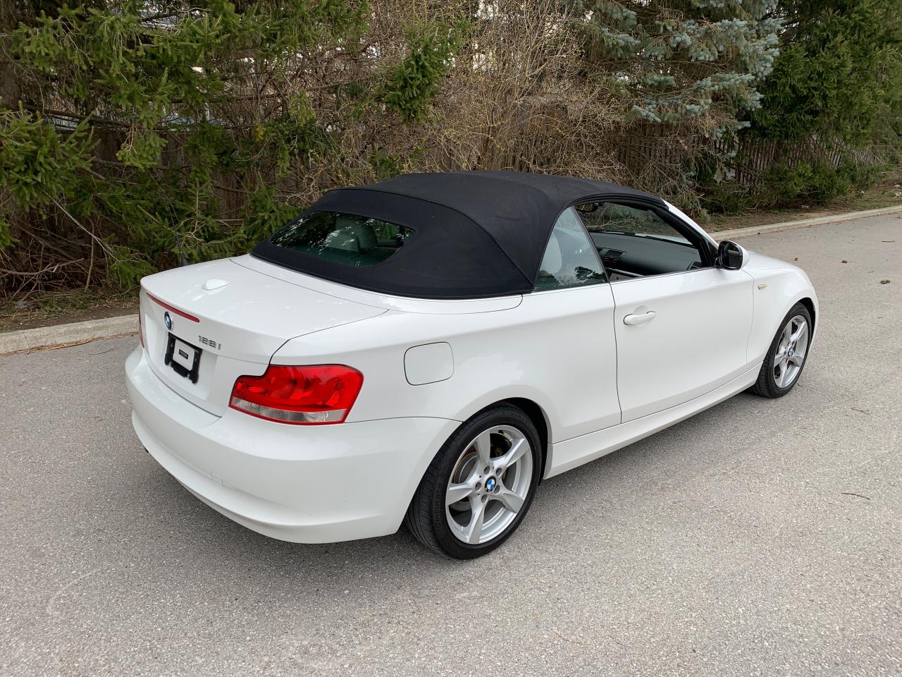 2012 BMW 1 Series 2dr Cabriolet 128i-CONVERTIBLE -1  LOCAL OWNER!! - Photo #13
