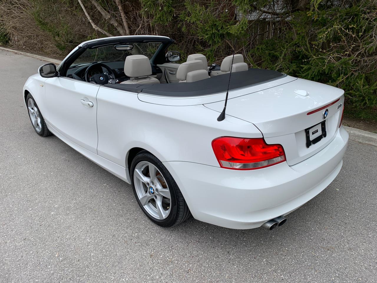 2012 BMW 1 Series 2dr Cabriolet 128i-CONVERTIBLE -1  LOCAL OWNER!! - Photo #10