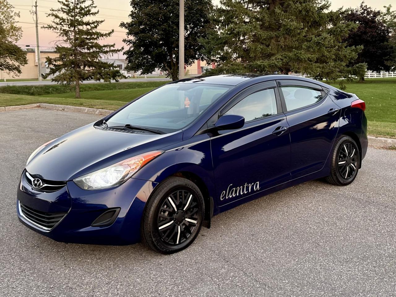 2013 Hyundai Elantra GL Photo2