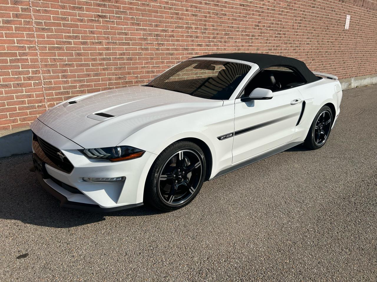 2019 Ford Mustang GT PREMIUM CONVERTIBLE - Photo #2