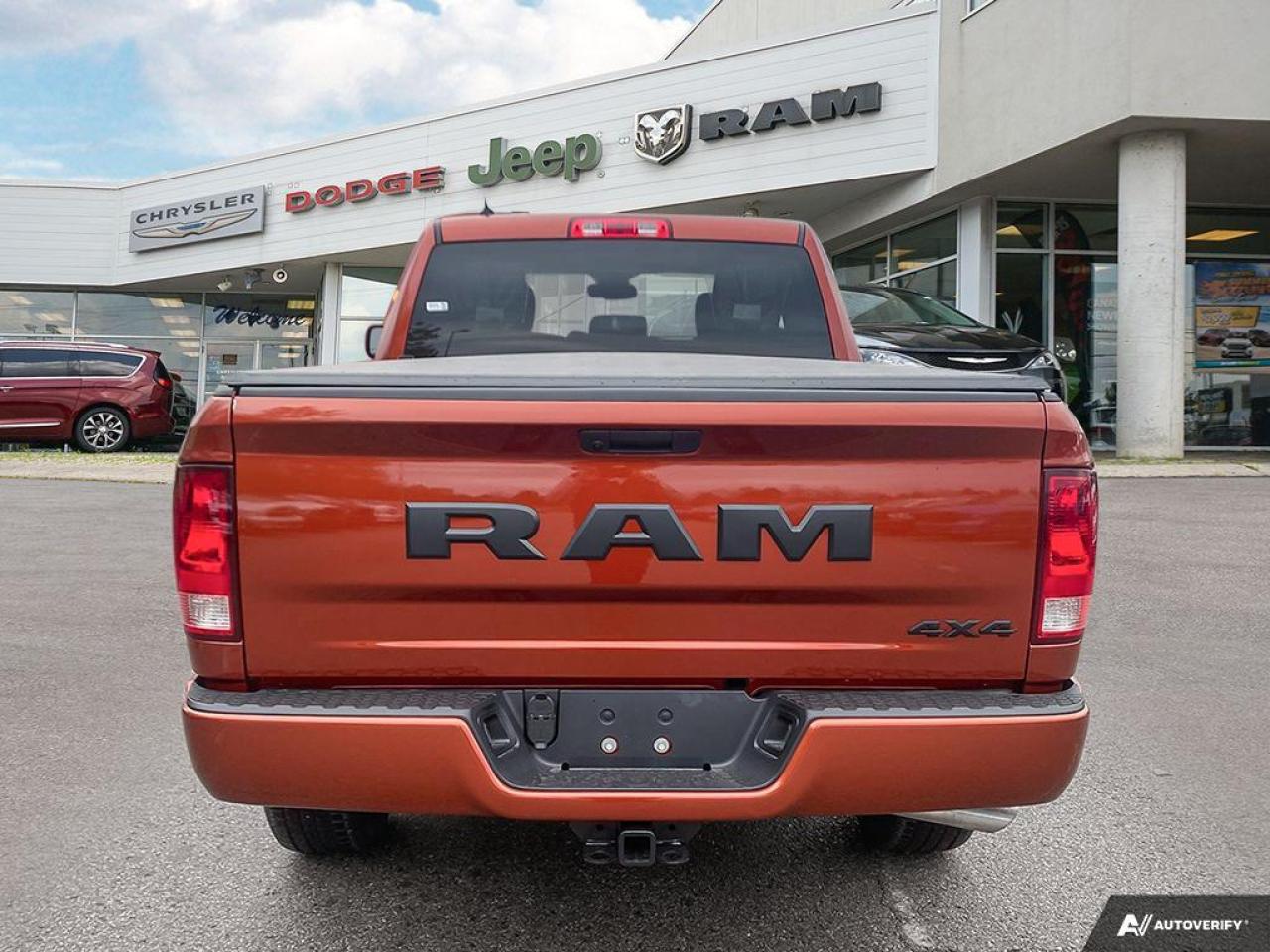 2023 RAM 1500 Classic TRADESMAN Photo3
