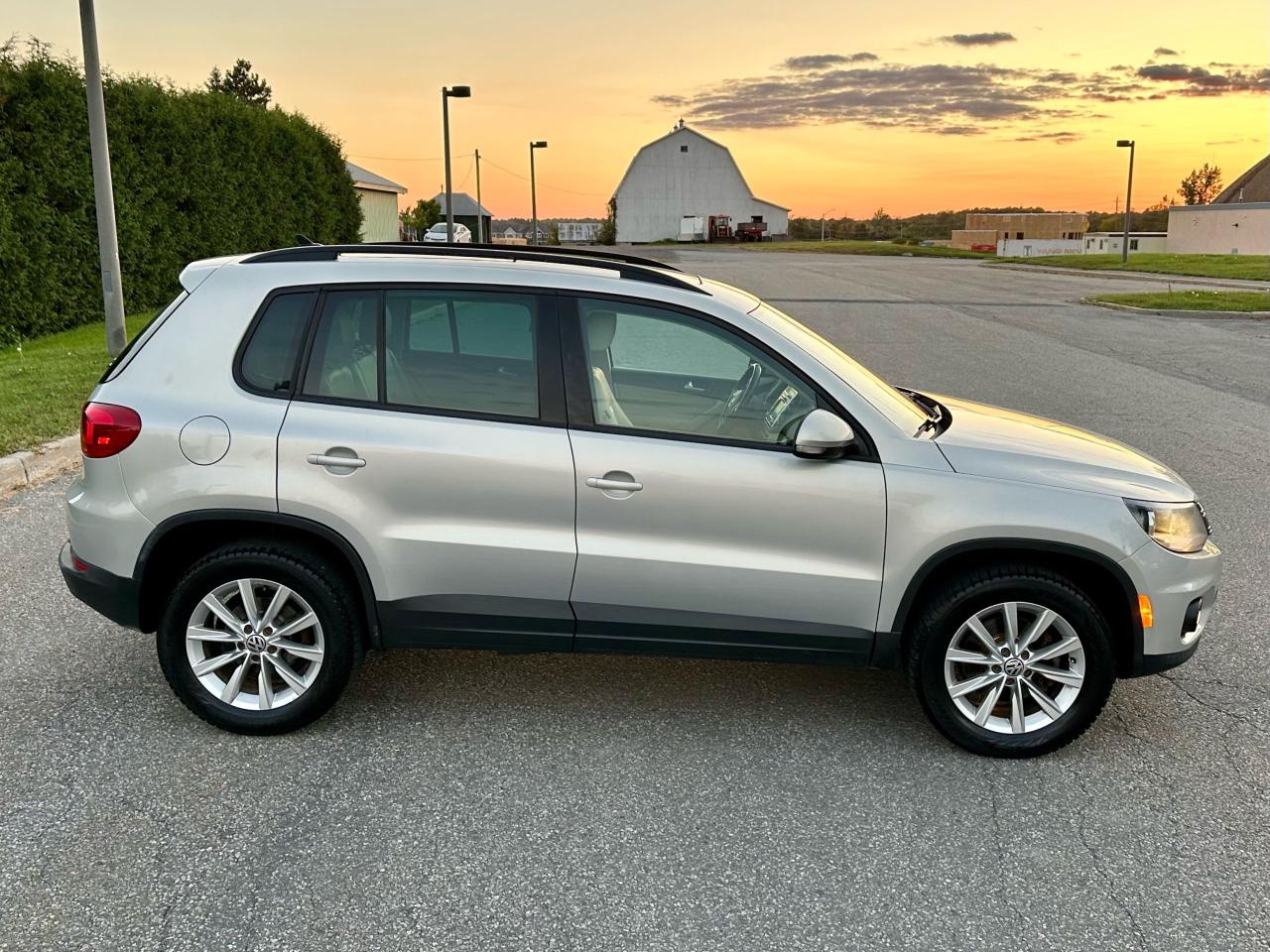 2014 Volkswagen Tiguan COMFORTLINE Photo2
