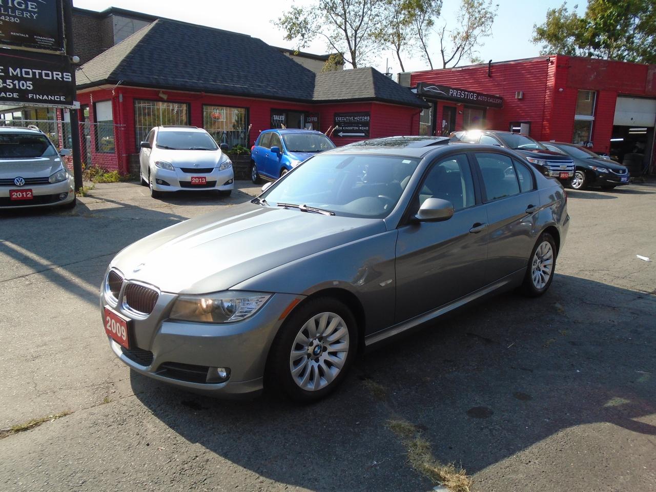 Used 2009 BMW 3 Series 323i/ LOW KM / LEATHER / ROOF / A/C / HEATED SEATS for sale in Scarborough, ON