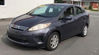 2012 Ford Fiesta 4dr Sdn SE/LOW, LOW KMS/PRICED FOR A QUICK SALE ! - Photo #1