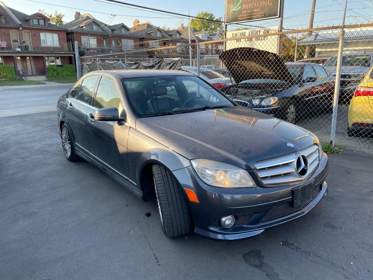 2010 Mercedes-Benz C-Class C250 4MATIC *AWD, SUNROOF, HEATED LEATHER SEATS* - Photo #3