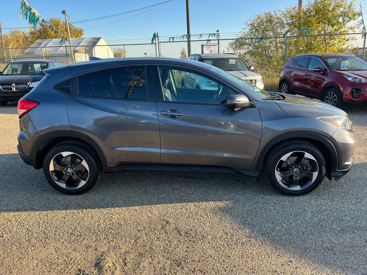 2018 Honda HR-V EX-L Navi AWD, Leather, Sun Roof, Lane Assist + - Photo #9