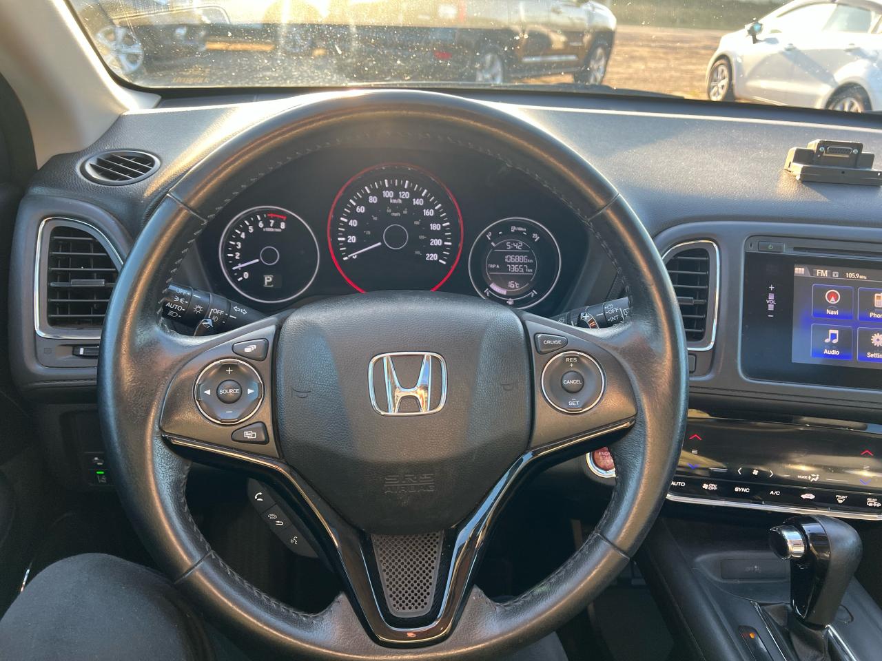 2018 Honda HR-V EX-L Navi AWD, Leather, Sun Roof, Lane Assist + - Photo #23