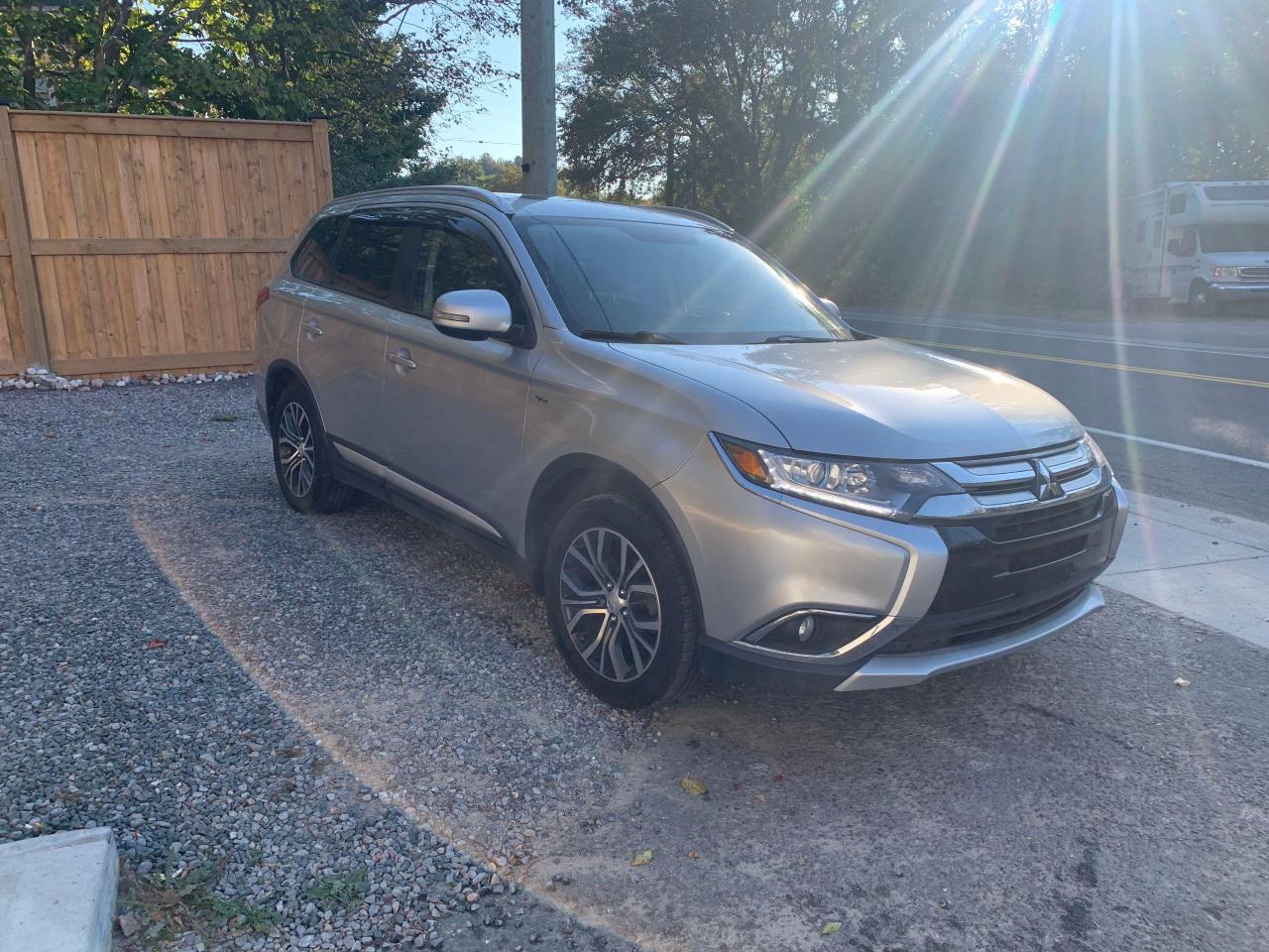 2018 Mitsubishi Outlander SE AWC 7 PASSENGER WITH SUNROOF - Photo #3