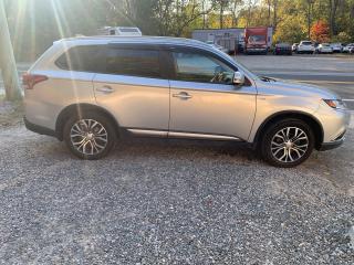 2018 Mitsubishi Outlander SE AWC 7 PASSENGER WITH SUNROOF - Photo #4