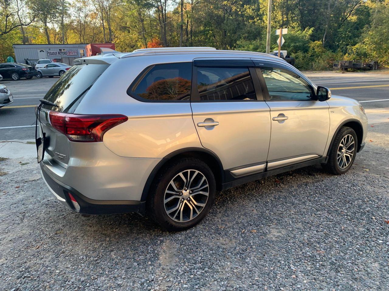 2018 Mitsubishi Outlander SE AWC 7 PASSENGER WITH SUNROOF - Photo #5