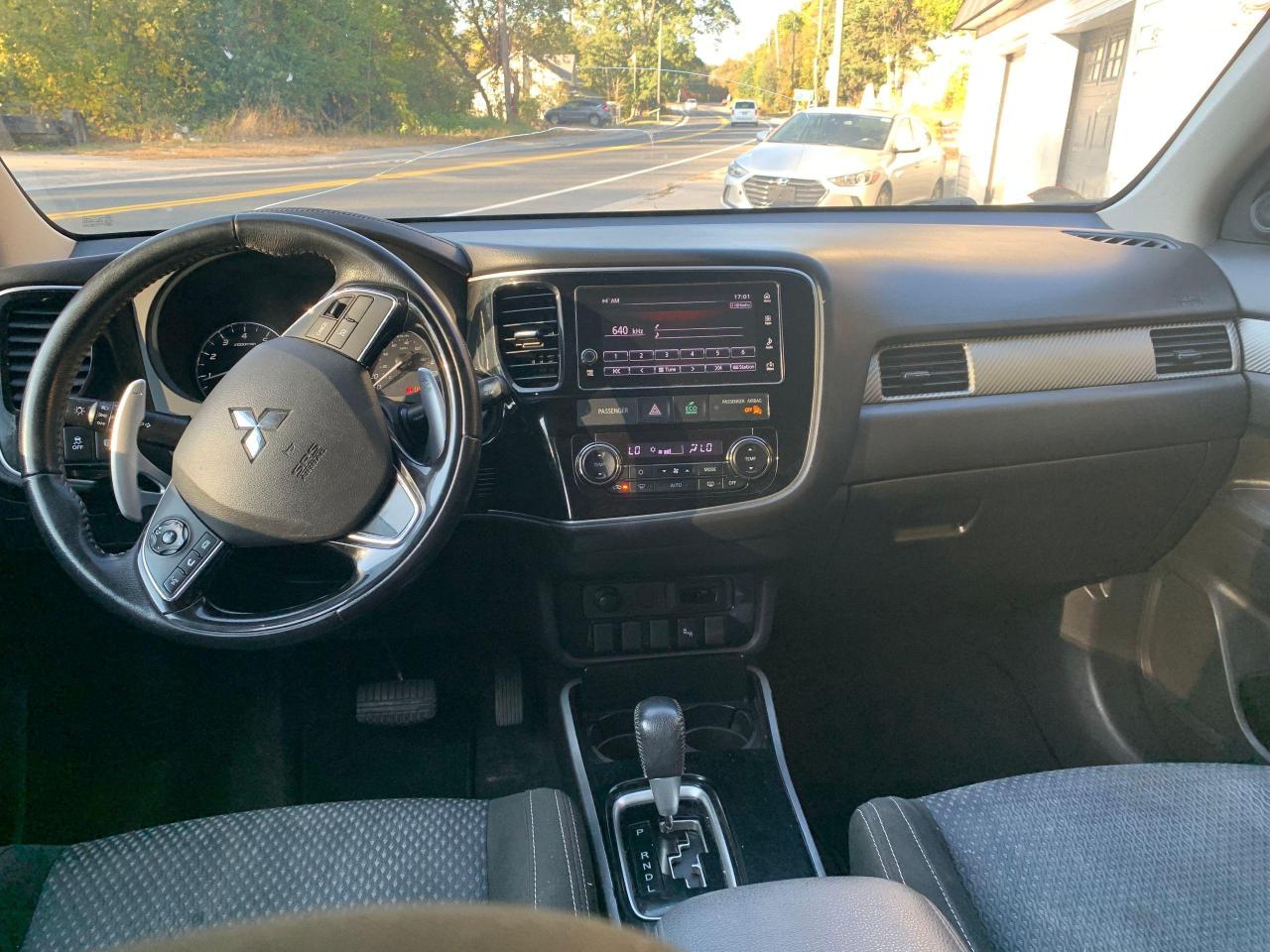 2018 Mitsubishi Outlander SE AWC 7 PASSENGER WITH SUNROOF - Photo #9