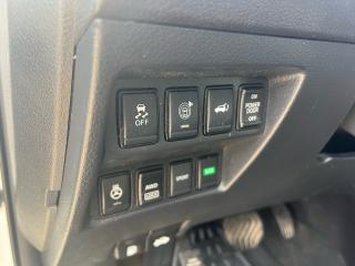2017 Nissan Rogue AWD SV PANO NAV Heated Seats & Steering Bu Cam - Photo #14