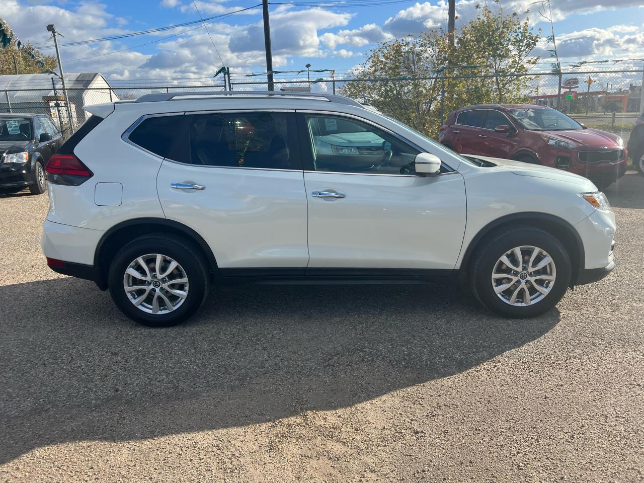 2017 Nissan Rogue AWD SV PANO NAV Heated Seats & Steering Bu Cam - Photo #11