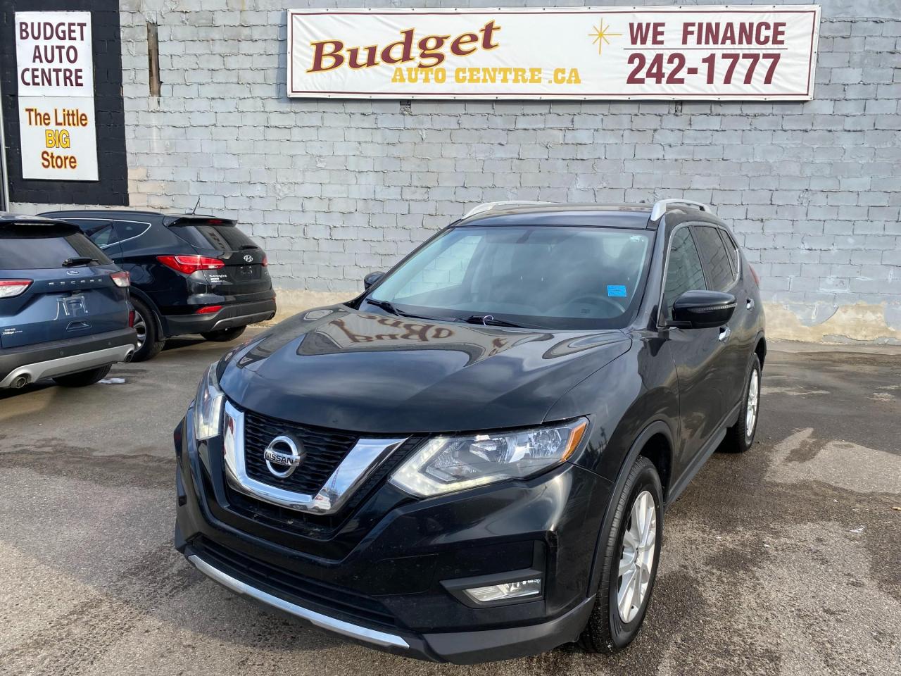 Used 2017 Nissan Rogue SV Remote Start! Bluetooth! for sale in Saskatoon, SK