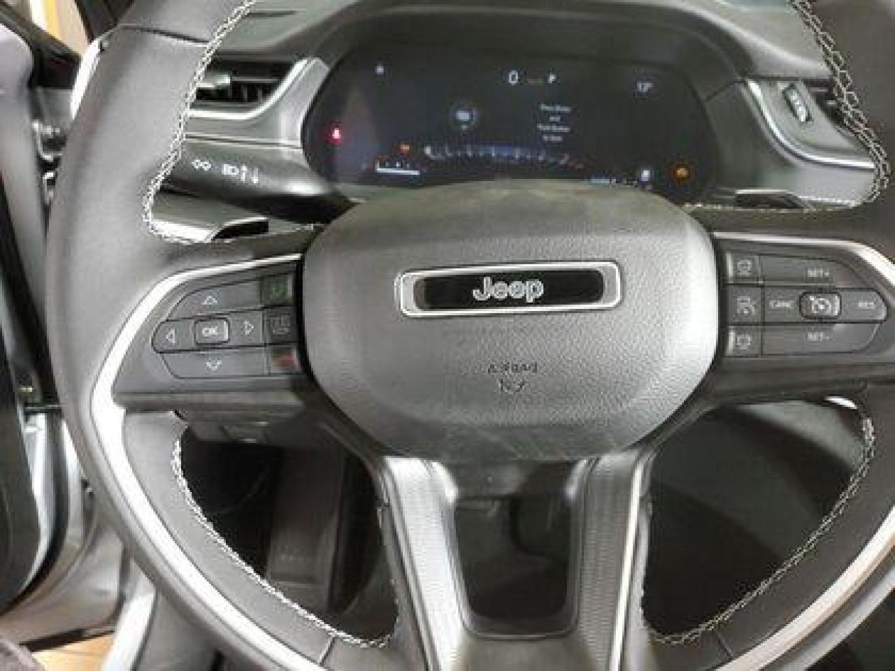 2024 Jeep Grand Cherokee Altitude 4x4, SUNROOF #137 Photo4