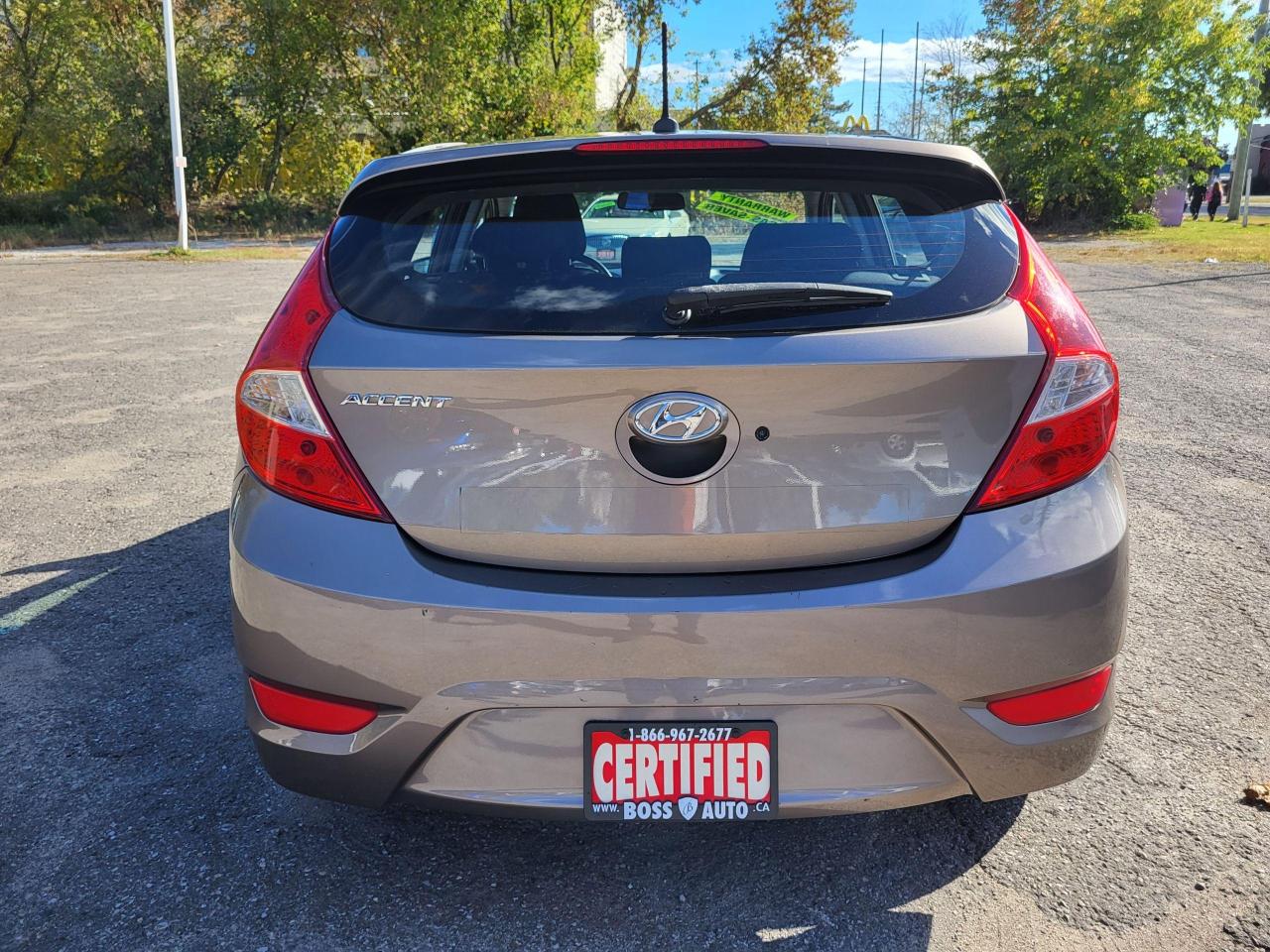 2013 Hyundai Accent GS Photo3