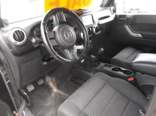 2012 Jeep Wrangler 4X4 UNLIMITED SAHARA  TRAIL RATED - Photo #6