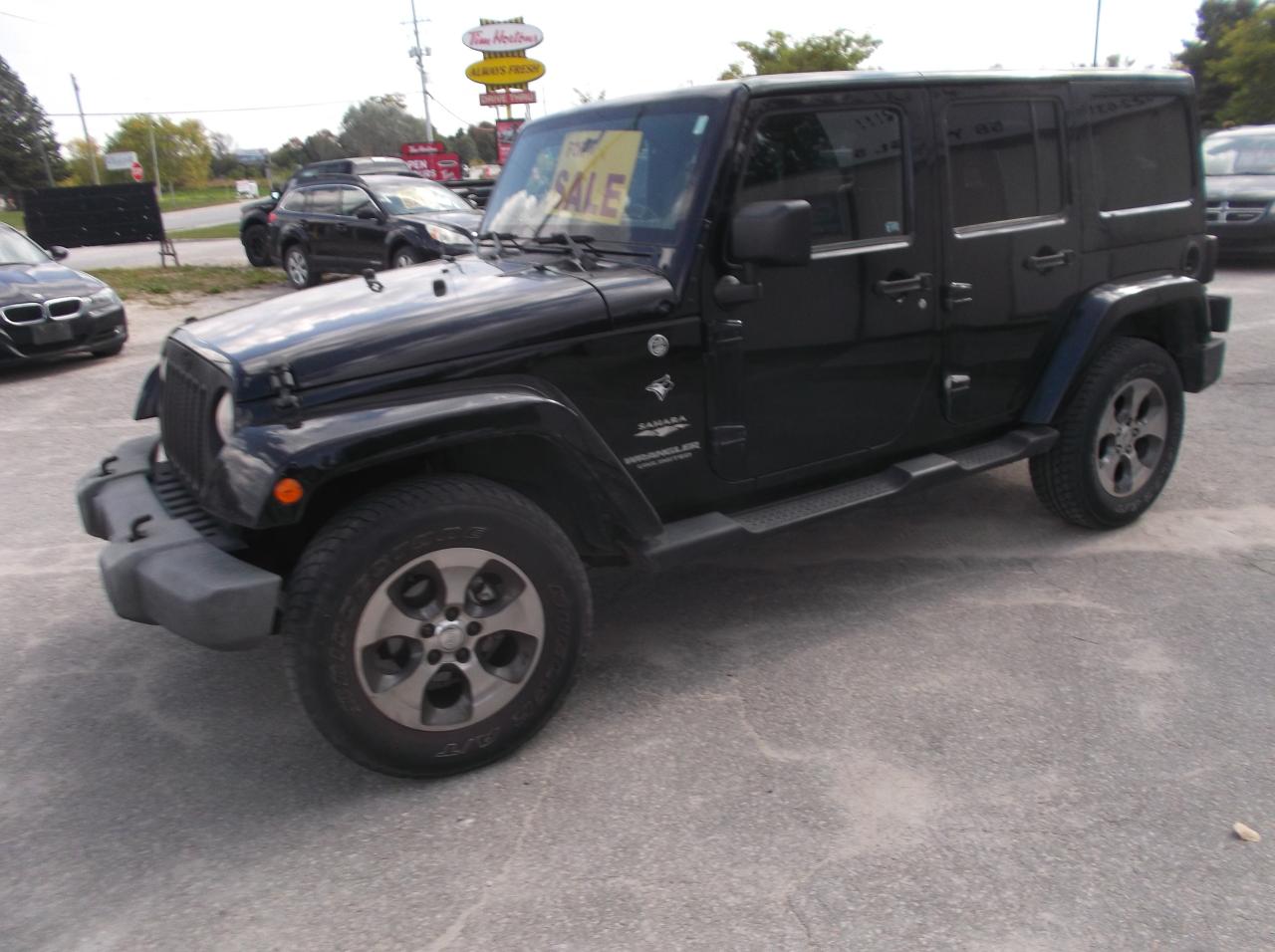 2012 Jeep Wrangler 4X4 UNLIMITED SAHARA  TRAIL RATED - Photo #3