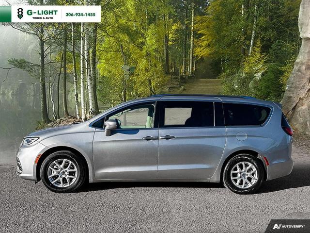 2021 Chrysler Pacifica Touring-L Photo3