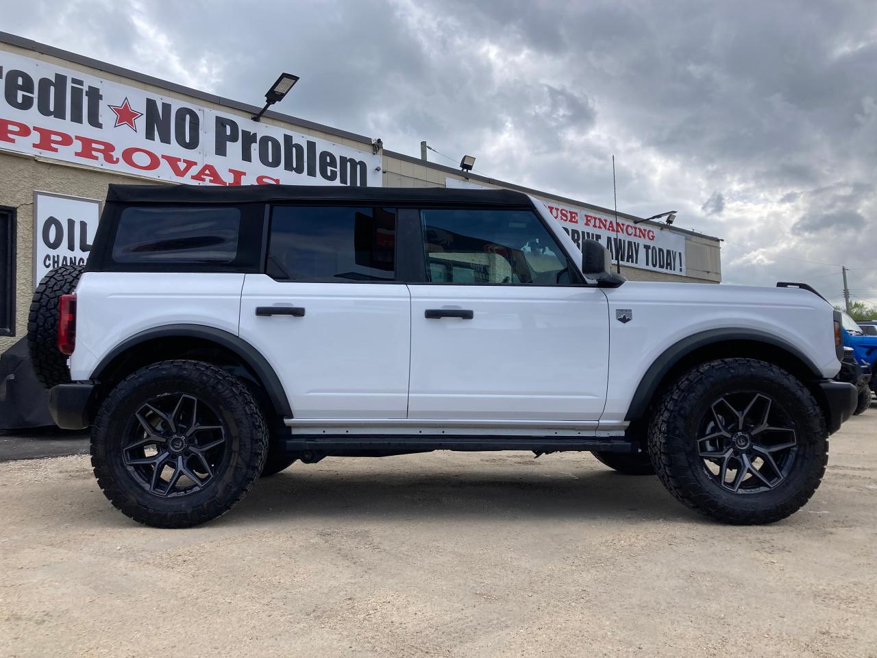 2022 Ford Bronco Big Bend - Photo #3