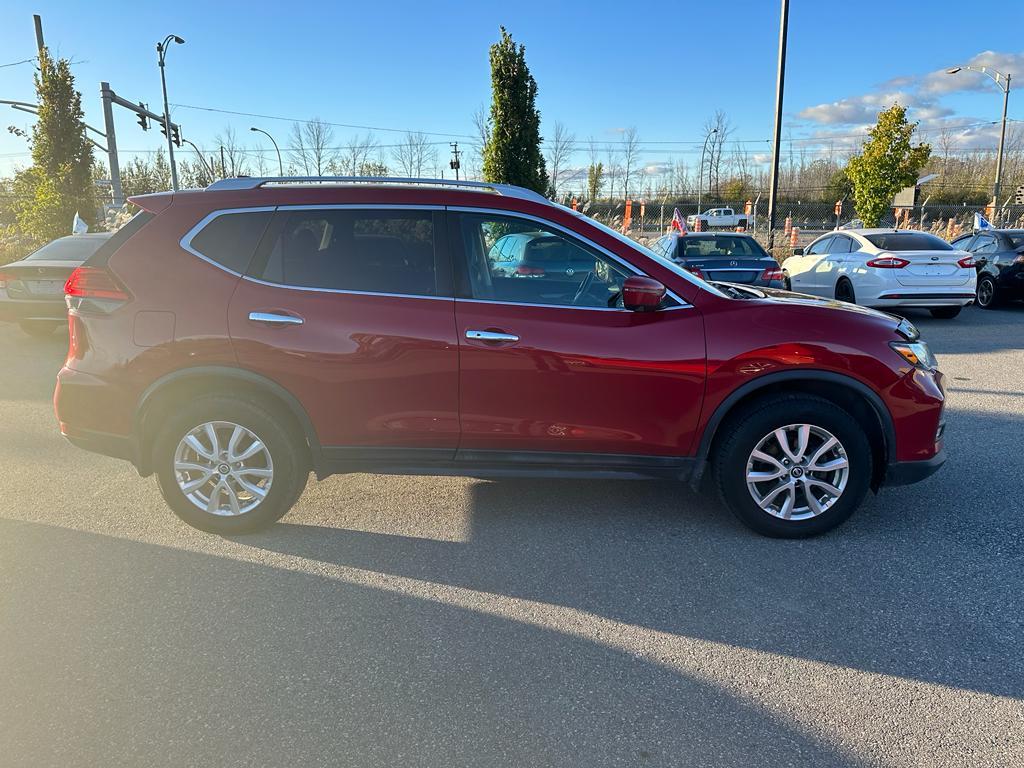 2017 Nissan Rogue  - Photo #4