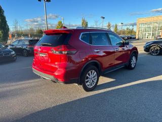 2017 Nissan Rogue  - Photo #5