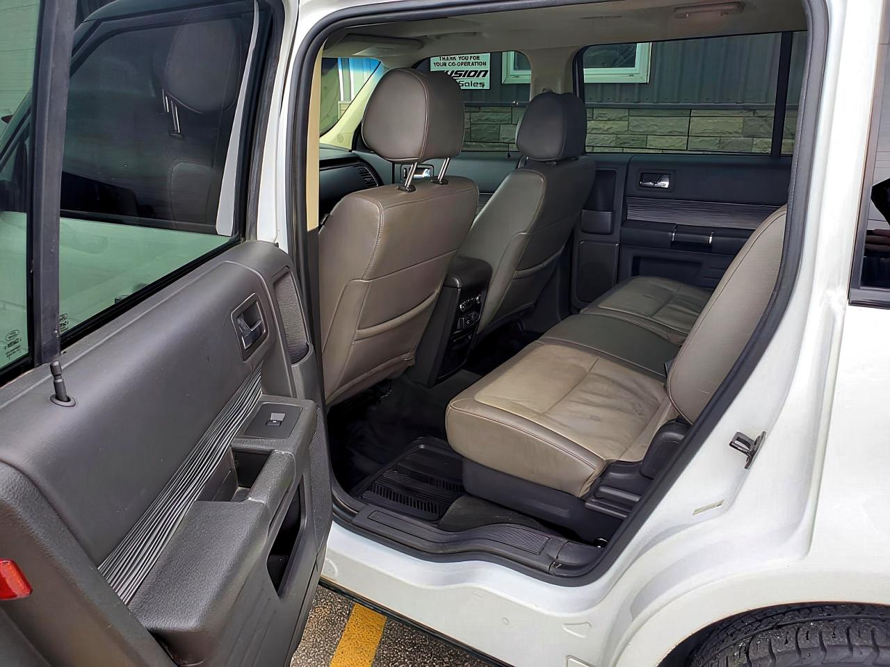 2016 Ford Flex SEL AWD-7 PASS-LEATHER-SUNROOF-REMOTE START - Photo #17