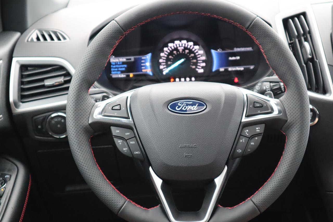 2024 Ford Edge ST Line Photo5