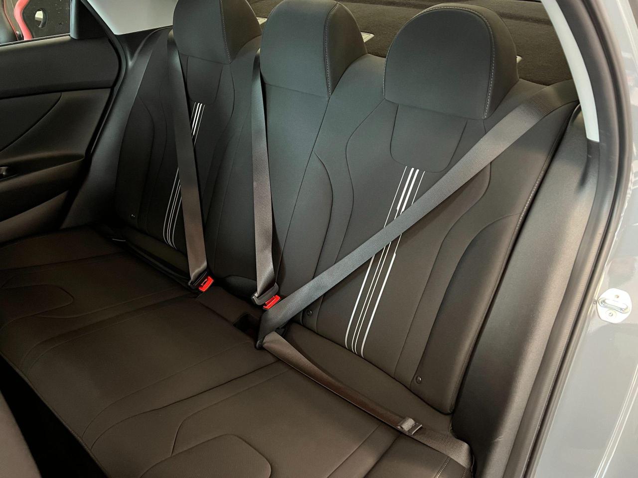 2022 Hyundai Elantra Preferred+Lane Keep+Remote Start+CLEAN CARFAX - Photo #23