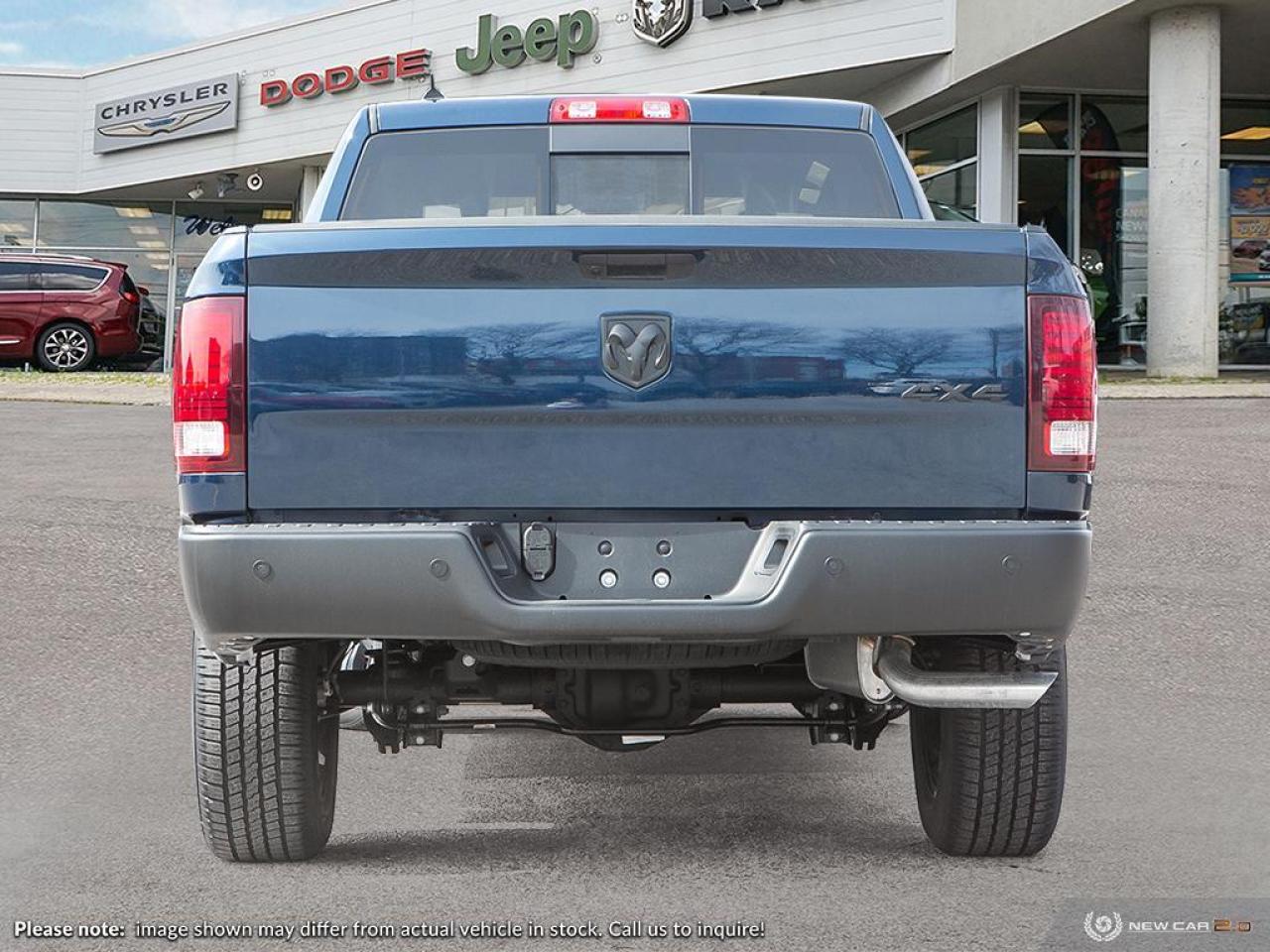 2023 RAM 1500 Classic SLT Photo4